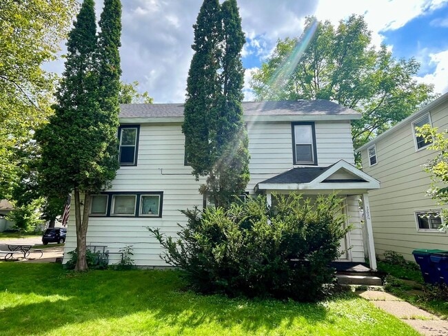 property at 1202 Prospect Ave