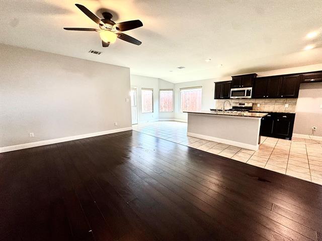 8428 Artesian Spring Dr in Fort Worth, TX - Building Photo - Building Photo