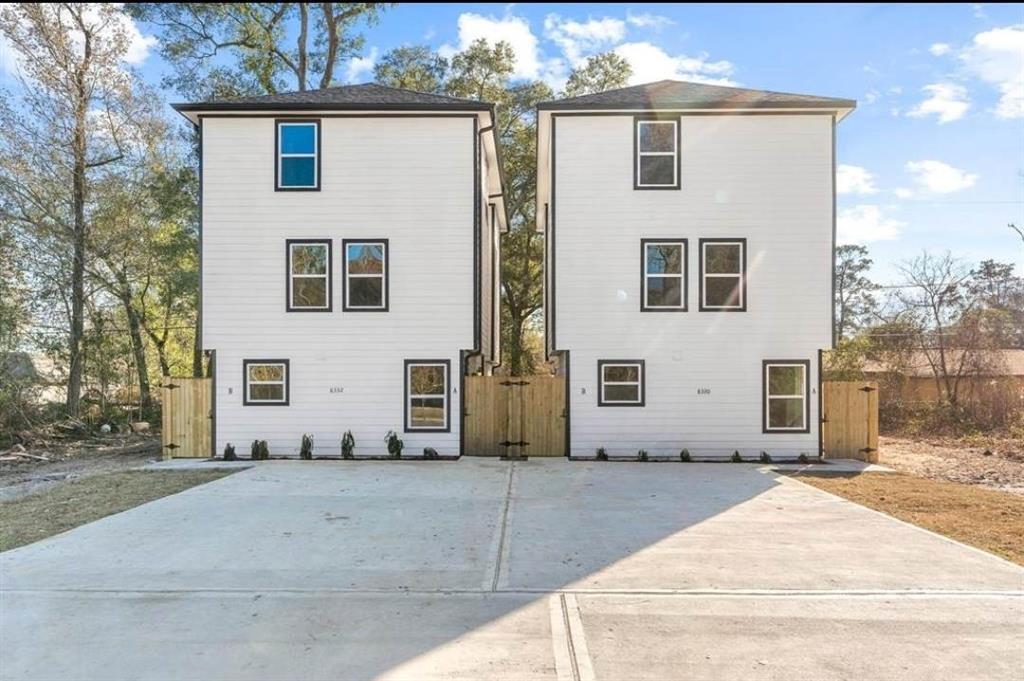 8332 Parker Rd-Unit -B in Houston, TX - Building Photo