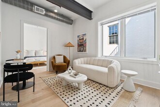 901 King St in Alexandria, VA - Foto de edificio - Building Photo