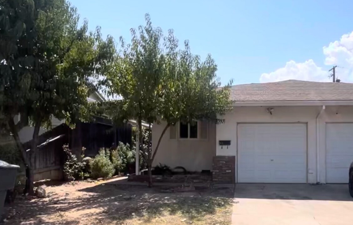 6038-6038 Bourbon Dr in Carmichael, CA - Foto de edificio