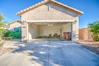 5429 W Victory Way in Florence, AZ - Foto de edificio - Building Photo