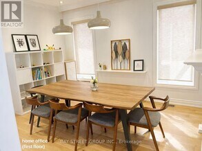 42 Fouracre Way in Aurora, ON - Building Photo - Building Photo