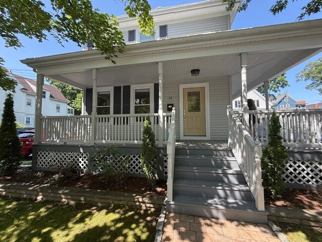 13 Grant St in Natick, MA - Building Photo - Building Photo