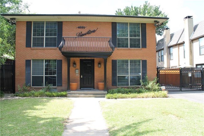 4222 Newton Ave-Unit -201 in Dallas, TX - Building Photo - Building Photo