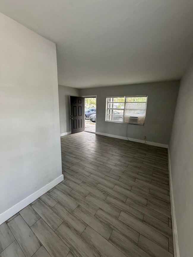 2722 Poinsettia Ave-Unit -16 in West Palm Beach, FL - Building Photo - Building Photo