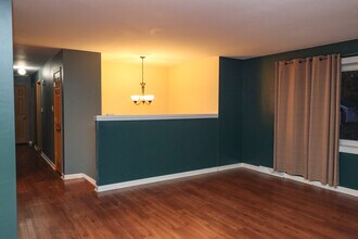 500 Westwood Ave in Lombard, IL - Building Photo - Building Photo