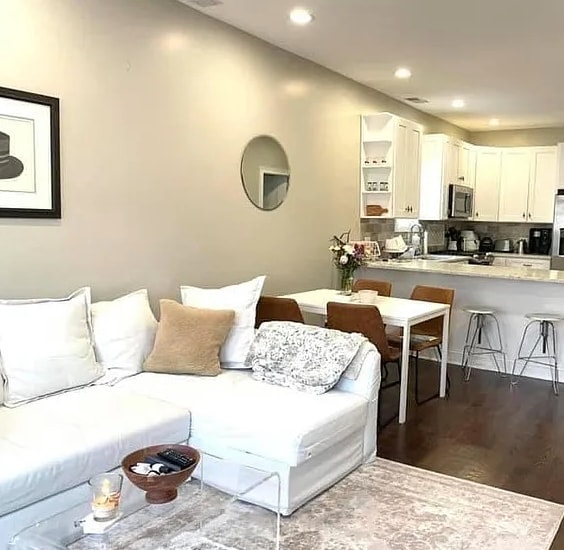 2736 N Wilton Ave, Unit 2 in Chicago, IL - Building Photo - Building Photo