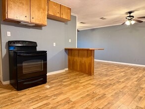 3310 W Louisiana Ave in Midland, TX - Foto de edificio - Building Photo