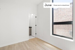 Room in Shared 4 bed/3 bath home in Chicago, IL - Building Photo