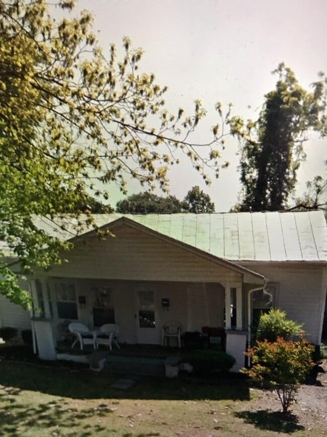 property at 213 S Eastern St