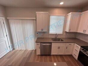 8550 SE Lafayette St in Portland, OR - Building Photo - Building Photo