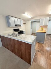 127 Dolphin Harbor S in Baytown, TX - Building Photo - Building Photo