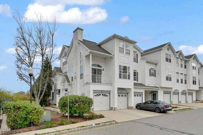 11 Timothy Ct in Morristown, NJ - Building Photo - Building Photo