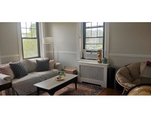 189 Chestnut Hill Ave in Boston, MA - Building Photo