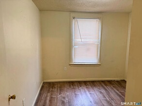 282 Front Ave in West Haven, CT - Building Photo - Building Photo