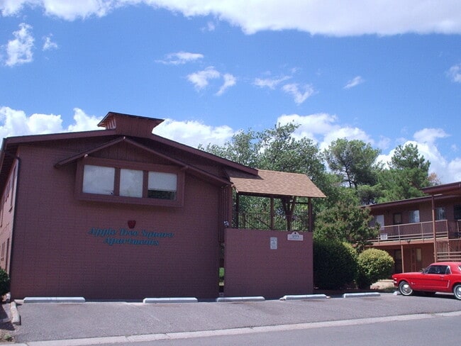 381 Cedar St in Sedona, AZ - Building Photo - Building Photo