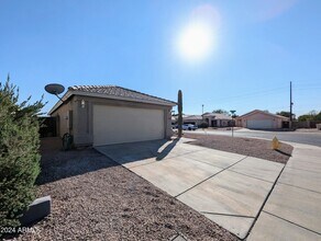 7059 W Gardenia Ave in Glendale, AZ - Building Photo - Building Photo
