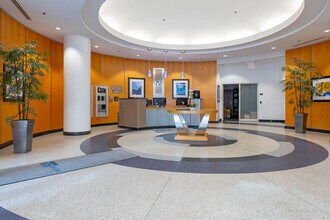 757 N Orleans St, Unit 2110 in Chicago, IL - Building Photo - Building Photo