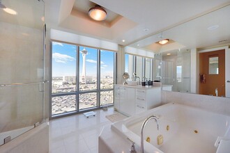 322 E Karen Ave in Las Vegas, NV - Building Photo - Building Photo