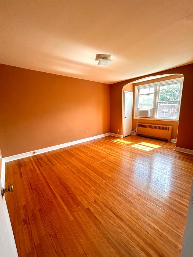 518 Glen Echo Rd, Unit 518 B in Philadelphia, PA - Foto de edificio - Building Photo