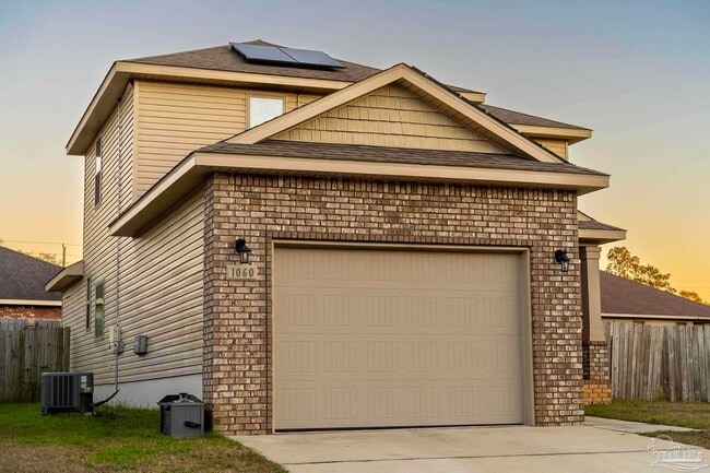 1060 Bretts Way in Cantonment, FL - Building Photo - Building Photo