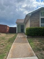 6011 McAfee Dr in The Colony, TX - Building Photo