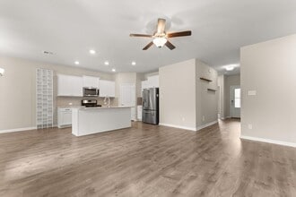 1647 Reserve Dr in Westlake, LA - Building Photo - Building Photo