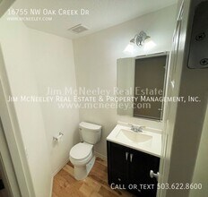 16755 NW Oak Creek Dr in Beaverton, OR - Building Photo - Building Photo