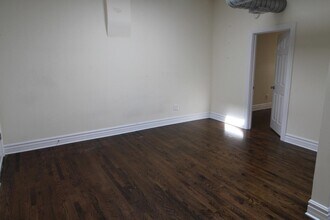 1034 N Ashland Ave in Chicago, IL - Building Photo - Building Photo