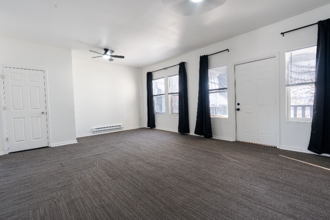 1918 W Washington St