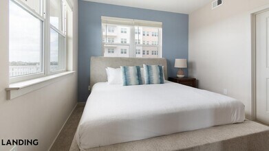 1216 N Atlantic Ave, Unit 201 in Daytona Beach, FL - Building Photo - Building Photo