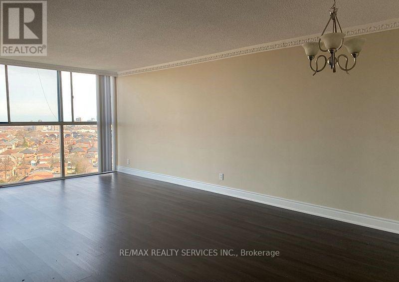 35 Trailwood Dr in Mississauga, ON - Building Photo