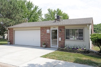 Southdale Square Townhomes! in Bellevue, NE - Foto de edificio - Building Photo