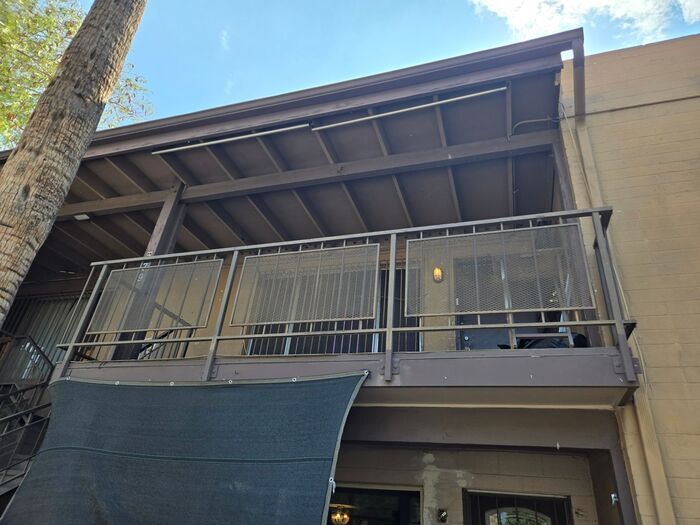 2415 W Hazelwood St in Phoenix, AZ - Foto de edificio