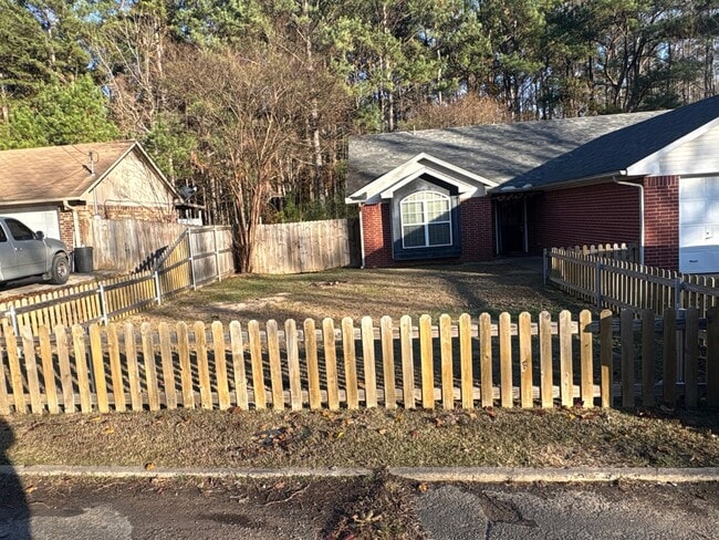 1102 Dierks St in Broken Bow, OK - Building Photo - Building Photo