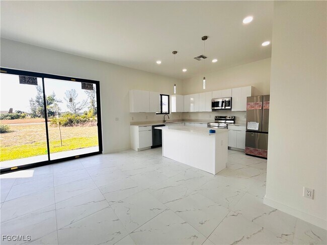 2220 NW 1st Pl in Cape Coral, FL - Building Photo - Building Photo