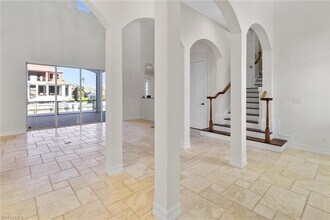 405 Tradewinds Ave in Naples, FL - Foto de edificio - Building Photo