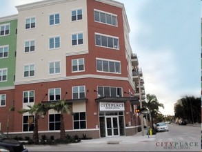 City Place Senior in St. Petersburg, FL - Building Photo - Building Photo