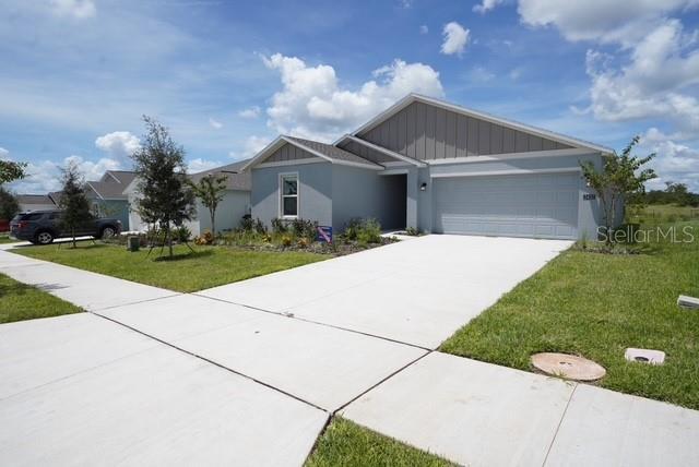 2430 McKinley Dr in Lake Wales, FL - Building Photo