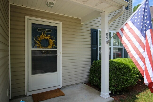 109 Burgundy Rd in Williamsburg, VA - Building Photo - Building Photo