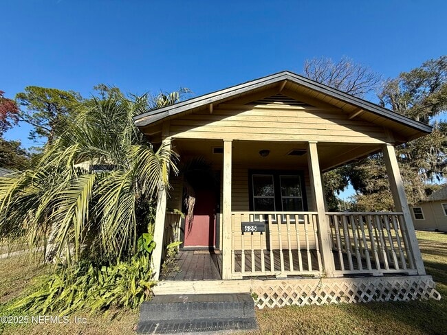 property at 625 Meteor St