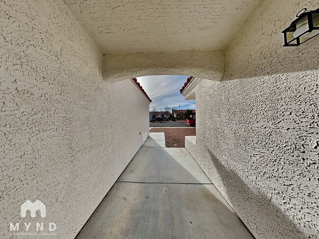 3942 Redfield Ave in North Las Vegas, NV - Building Photo - Building Photo