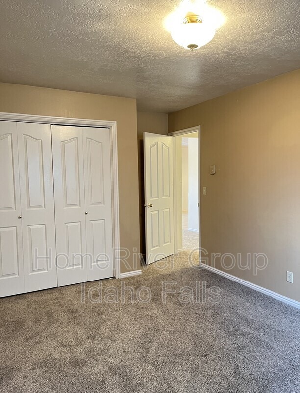 2080 Meppen Dr in Idaho Falls, ID - Building Photo - Building Photo