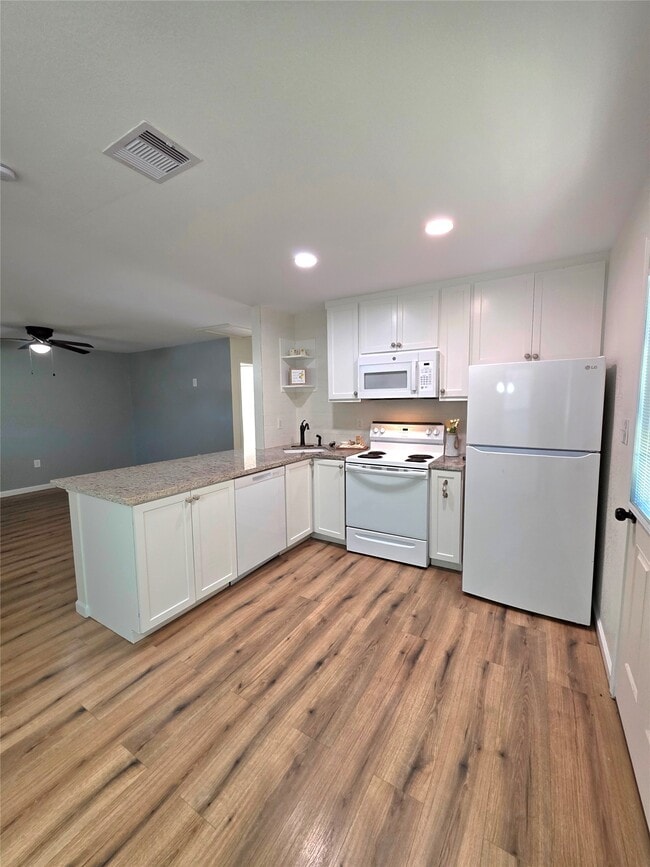 property at 5422 Pine Ave