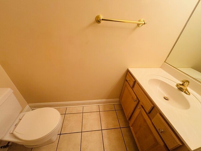 385 Oaktree Blvd in Christiansburg, VA - Foto de edificio - Building Photo