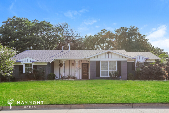 property at 2316 Lynnhaven Rd