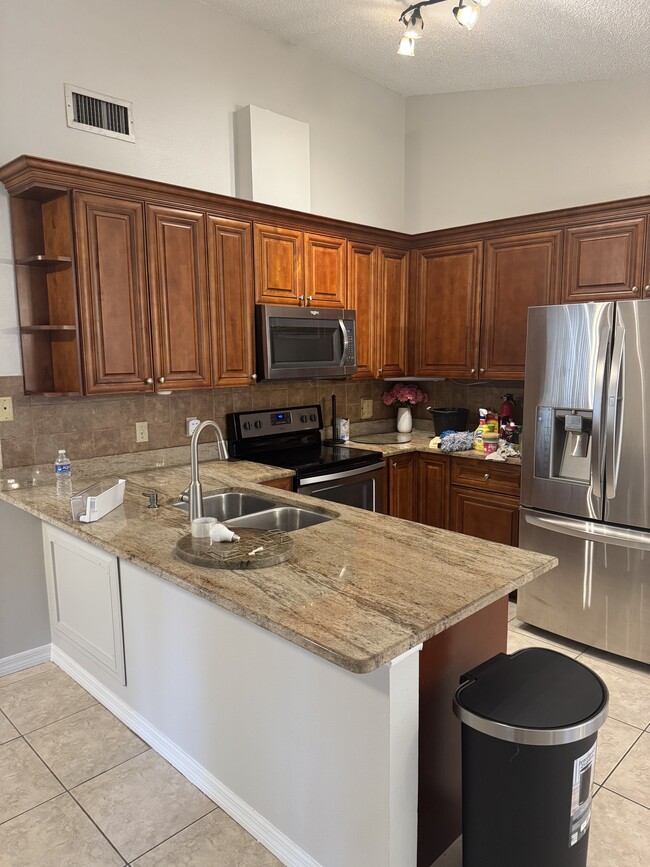 12405 Pepperfield Dr in Tampa, FL - Building Photo - Building Photo