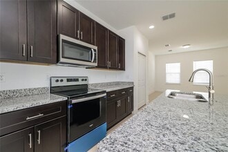 1613 Pilchard Ct in Poinciana, FL - Building Photo - Building Photo