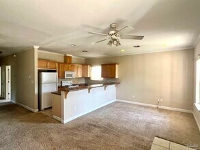 100 S H St in Pensacola, FL - Building Photo - Building Photo